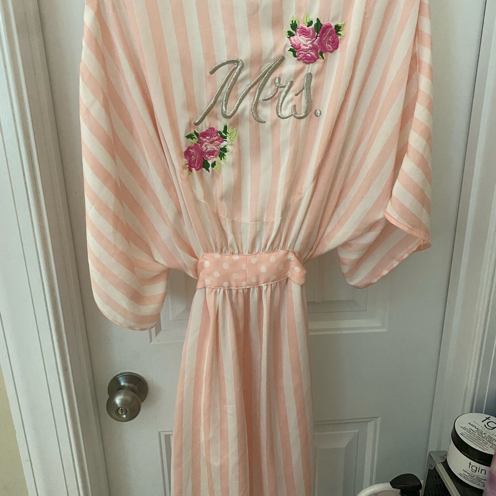 Like New Betsey Johnson Pink and White Striped Bridal Robe Size Small